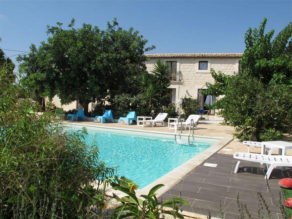 Villa U Marchisi B&B Шикли Экстерьер фото