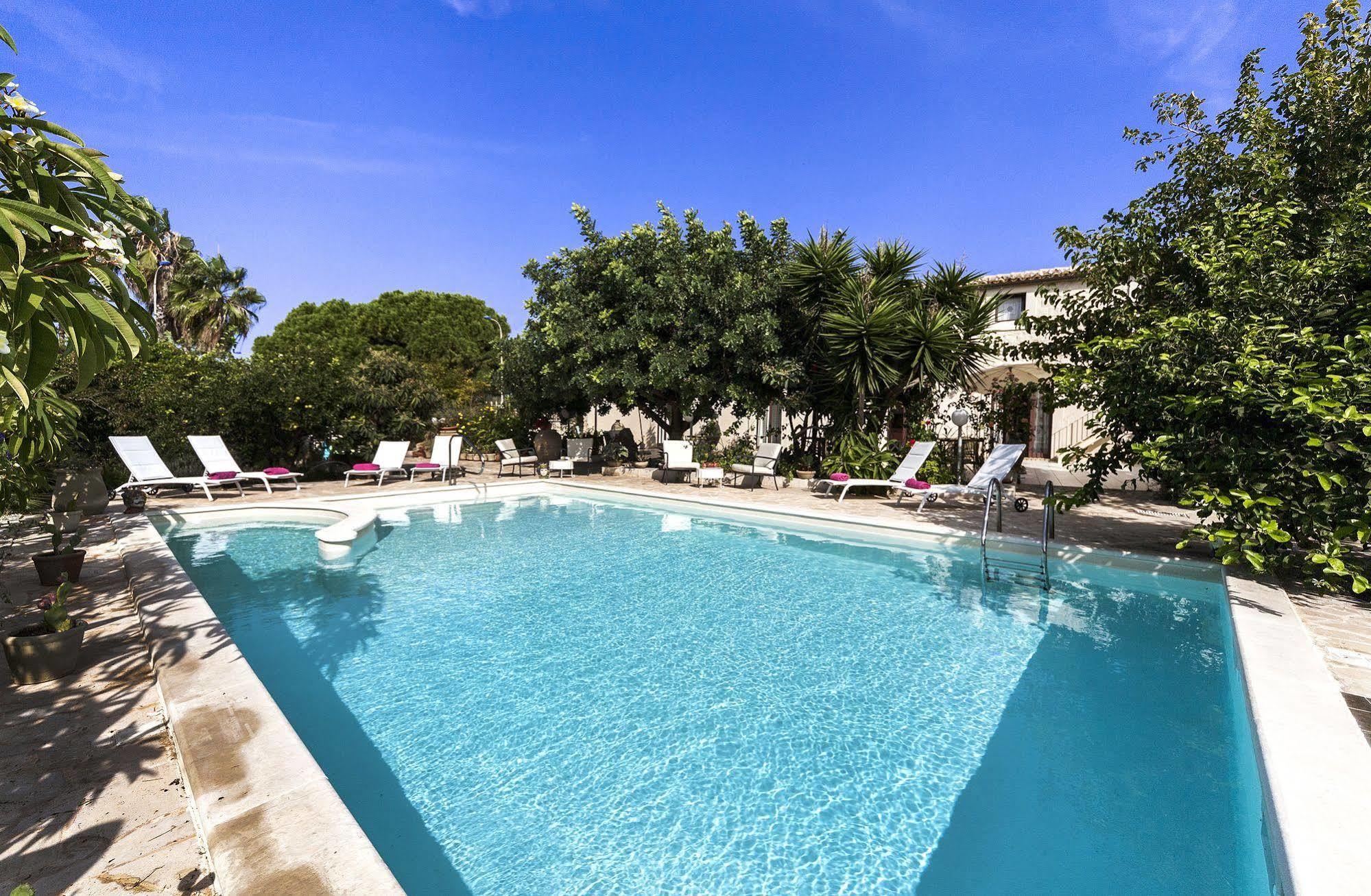 Villa U Marchisi B&B Шикли Экстерьер фото